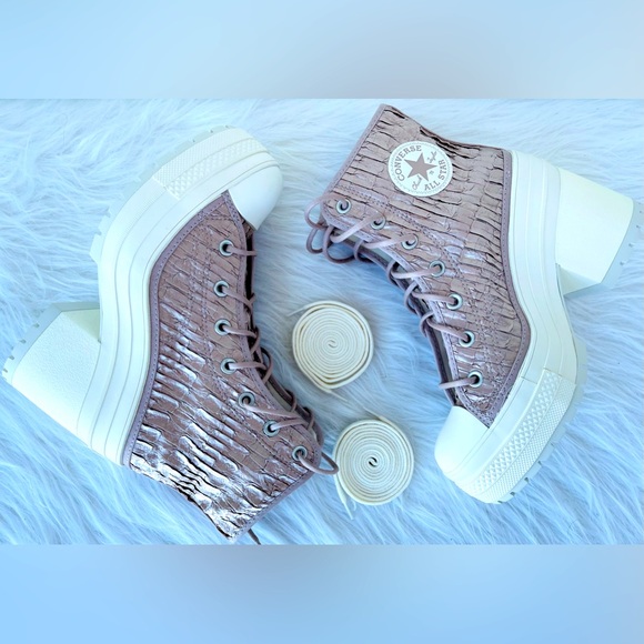 NIB! Chuck 70 De Luxe Satin Heel in
Chaotic Neutral / Egret Women’s US Size 7.5 - Picture 6 of 16